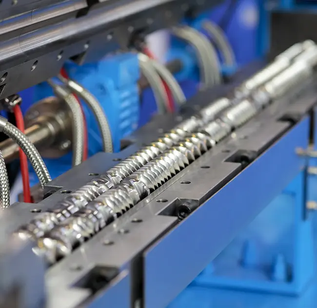 Arbejdsproces og driftsforholdsregler for dobbeltskruet skumgranulatoren